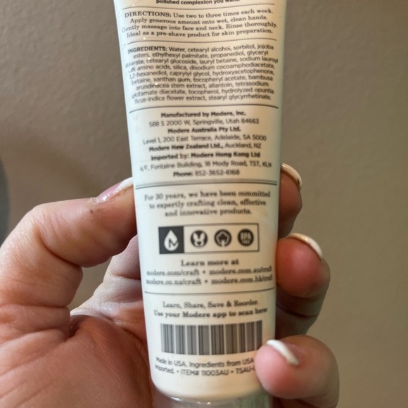 Cream Cleanser & Exfoliant Skincare - Picture 2 of 3